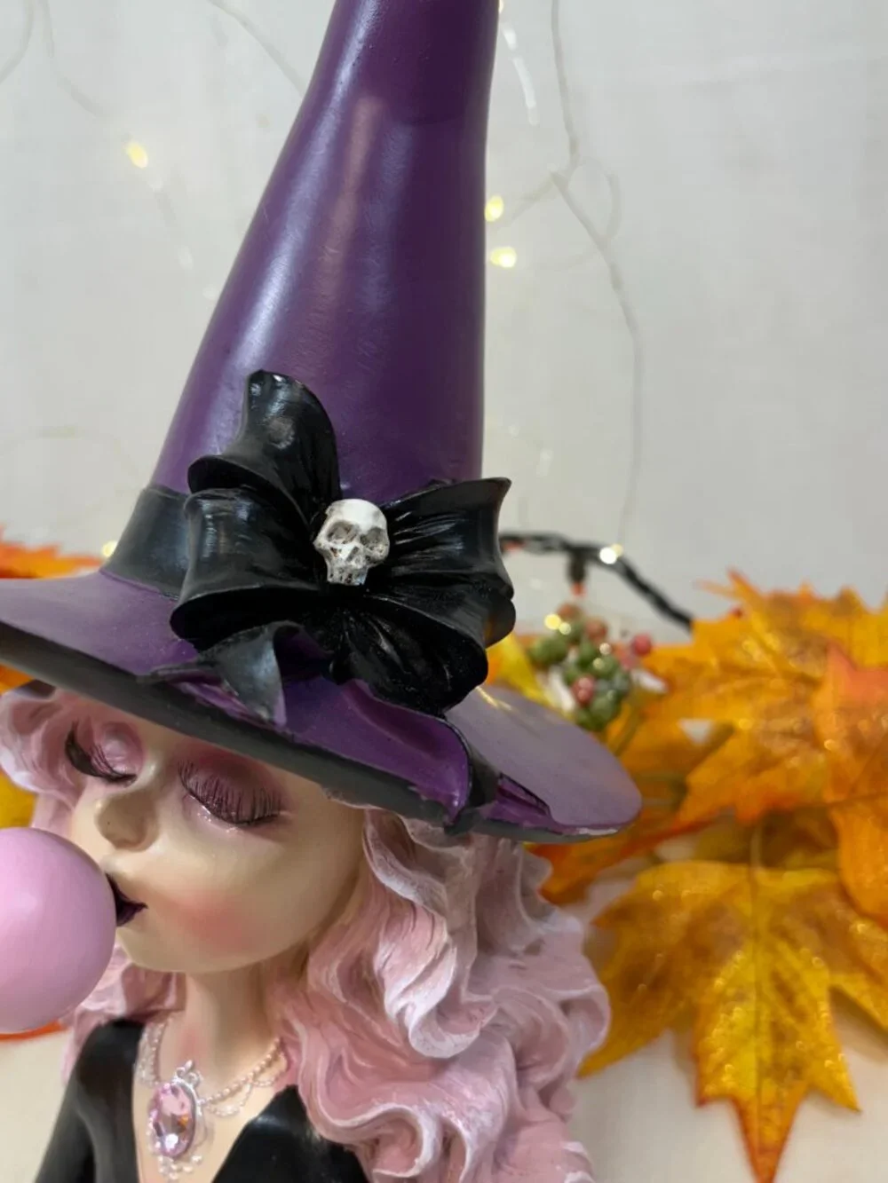 Halloween Chic Witch Blowing Bubble Gum Wearing Skull & Bow Statue New Decor New